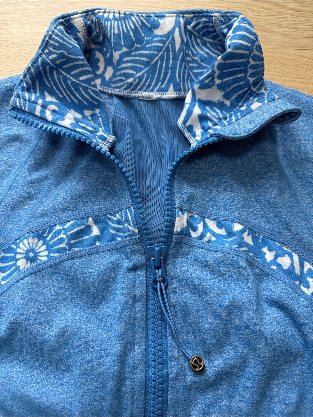 Lululemon Women's Zip-Front Active Jacket with Patterned Trim - Picture 2 of 11